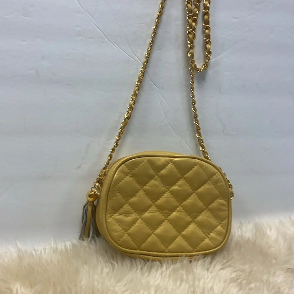 ❤️MODA INT’L SMALL CROSSBODY GOLD PURSE💕 - Picture 2 of 6